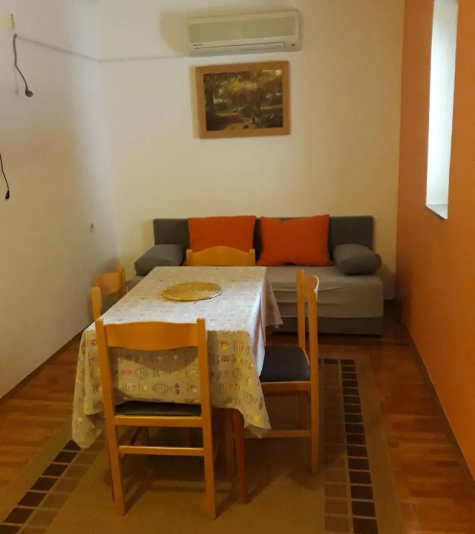 Apartments Ivo Pag Town