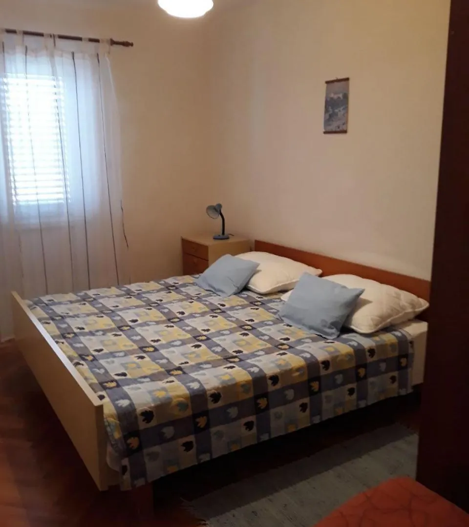 Apartments Ivo Pag Town